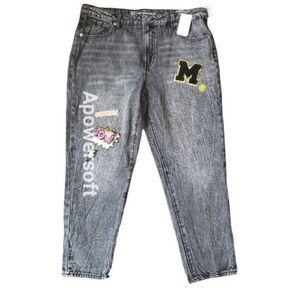 Embelished High Waisted Acid Wash Jeans